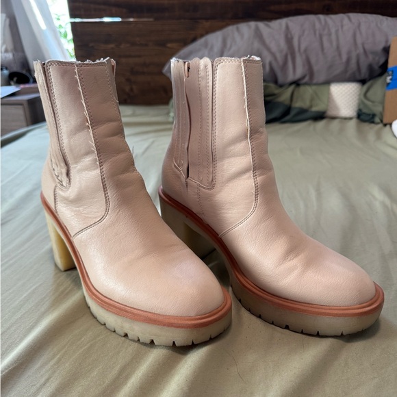 Anastasia lug Chelsea boot by oasis society - Picture 6 of 9